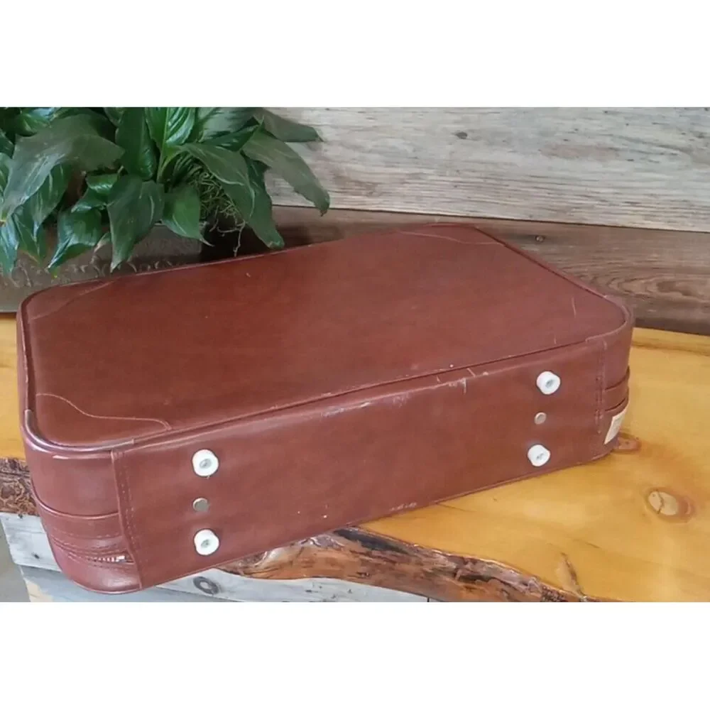 VTG Leather Overnight Suit Case Travel Bag Retro